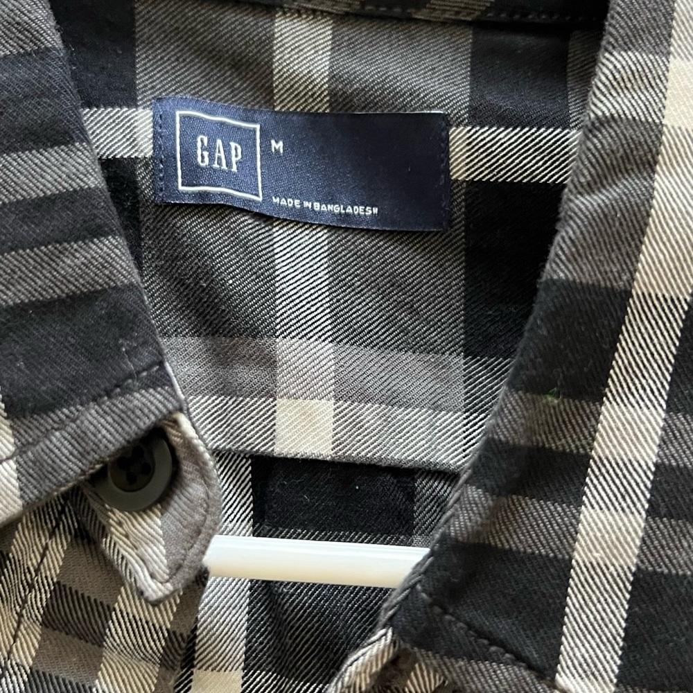 Gap - Picture 2 of 3